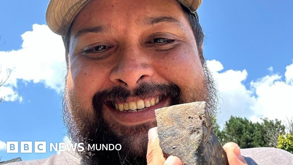 Cuando cae un meteorito, comienza la aventura: el lucrativo mundo de los cazadores que ganan miles vendiéndolos