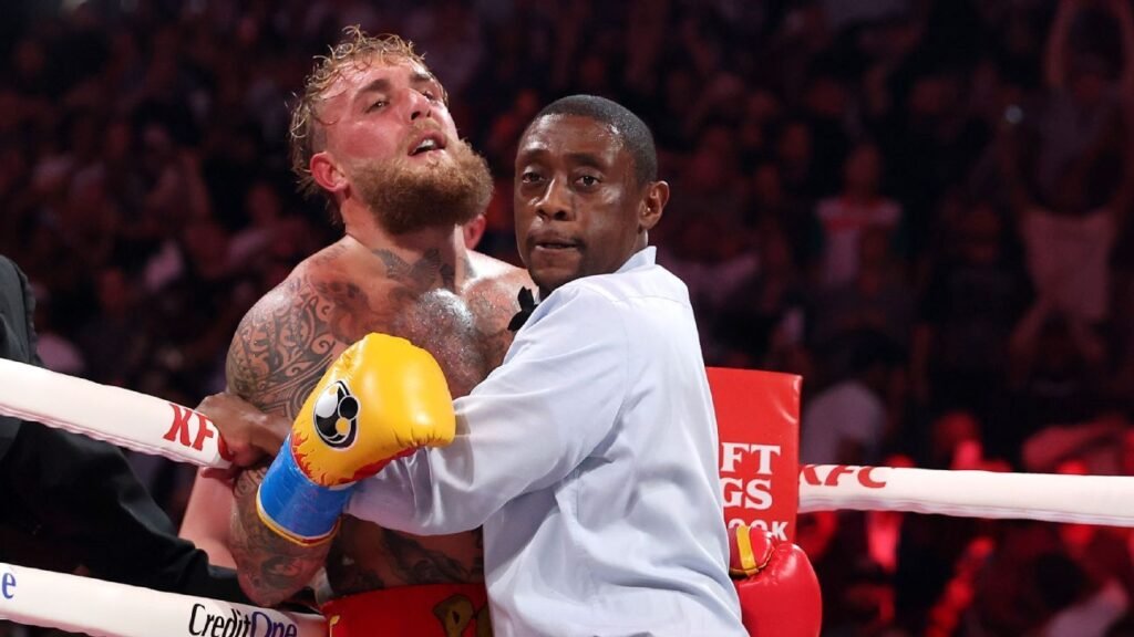 Joshua enseña a Paul que el boxeo es cosa seria, no un juego