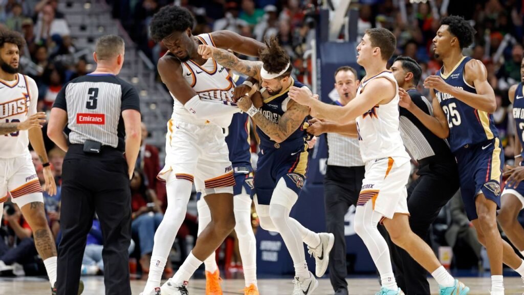 NBA: Alvarado y Williams sancionados tras un altercado