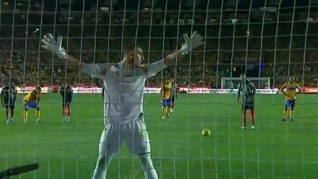 Sergio Ramos anota de nuevo, pero Tigres sorprende a Rayados en el último instante