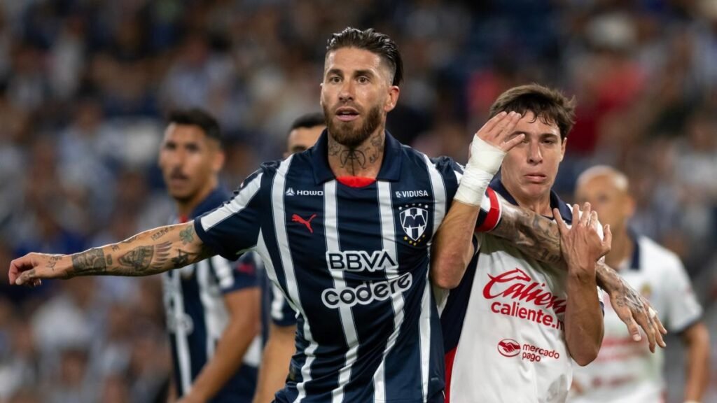 Sergio Ramos lidera a Rayados en su victoria sobre Chivas, dándole un respiro en el Clausura mexicano: "Era fundamental ganar y lo hicimos"