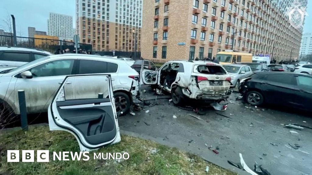 Un atentado con coche bomba en Moscú causa la muerte de un general ruso, informan las autoridades