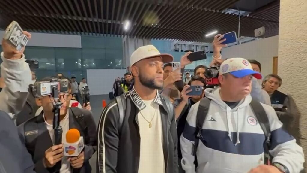 ¿Las razones por las que Miguel Borja no ha comenzado a firmar autógrafos con el Cruz Azul?