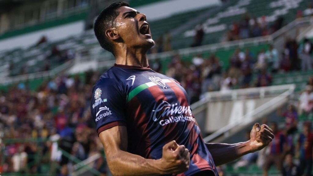 Francisco Reyes: El nuevo fichaje de Tigres que aún espera su debut