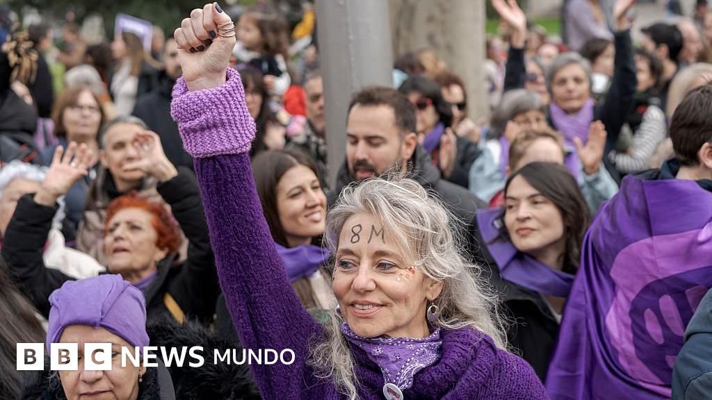Mujeres de todo el mundo marchan en conmemoración del Día Internacional de la Mujer