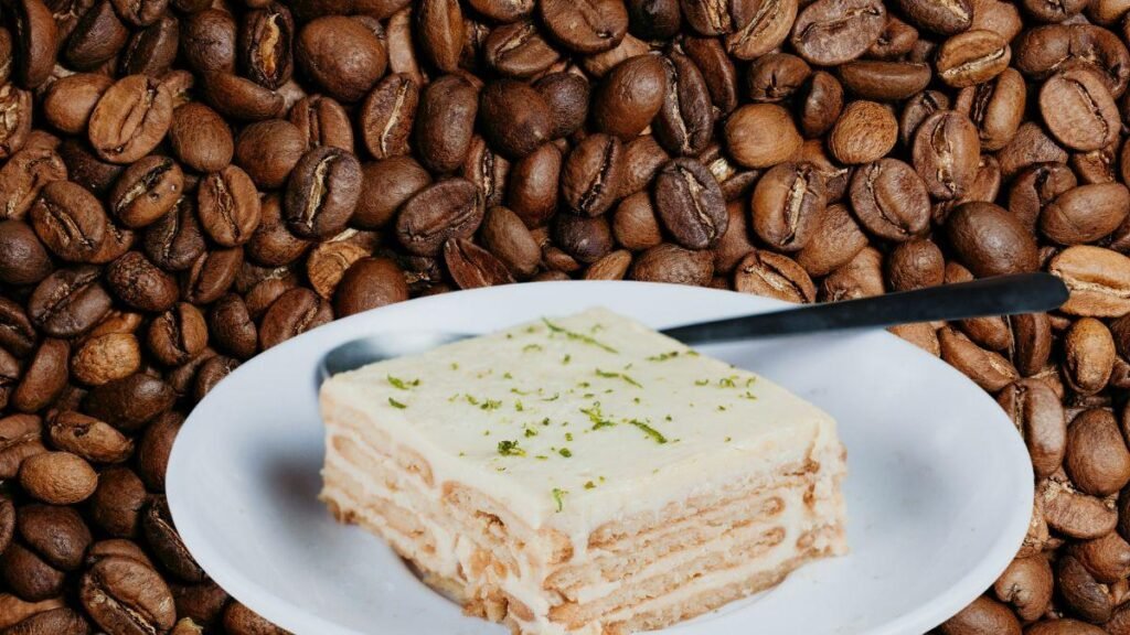 Carlota de café y galletas: receta sencilla sin necesidad de horno